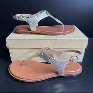 NIB Michael Kors Pale Gold Logo Plate Thong Leather Flat Sandal Women’s Size 10